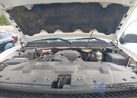 2008 Chevrolet Silverado K1500 z USA, uszkodzony, nr VIN 1GCEK19088Z251932